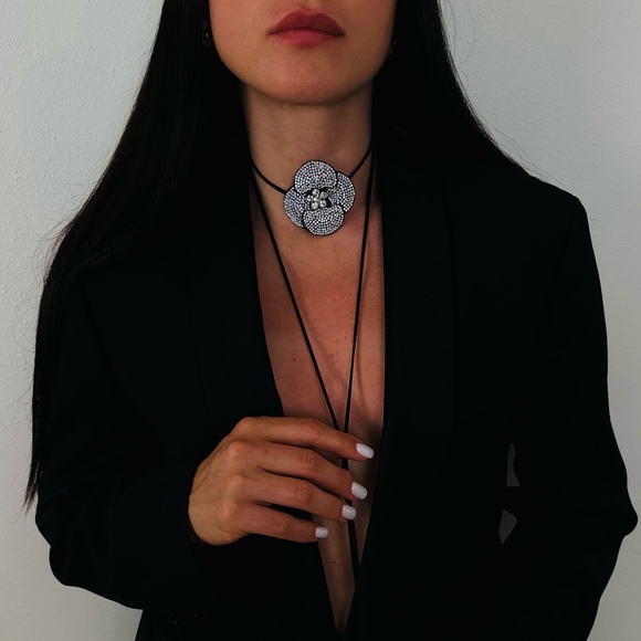 New Rhinestone Flower Large Black Necklace Choker - Picture 5 of 9